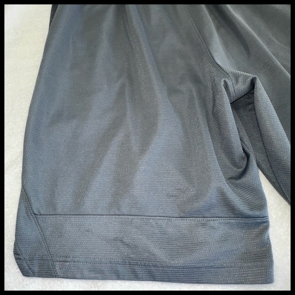 Nike DriFit 🏋🏻‍♀️🥏🏀🏈🏐Mens Shorts Large Grey with 2 pockets and drawstring waist. - Picture 12 of 16